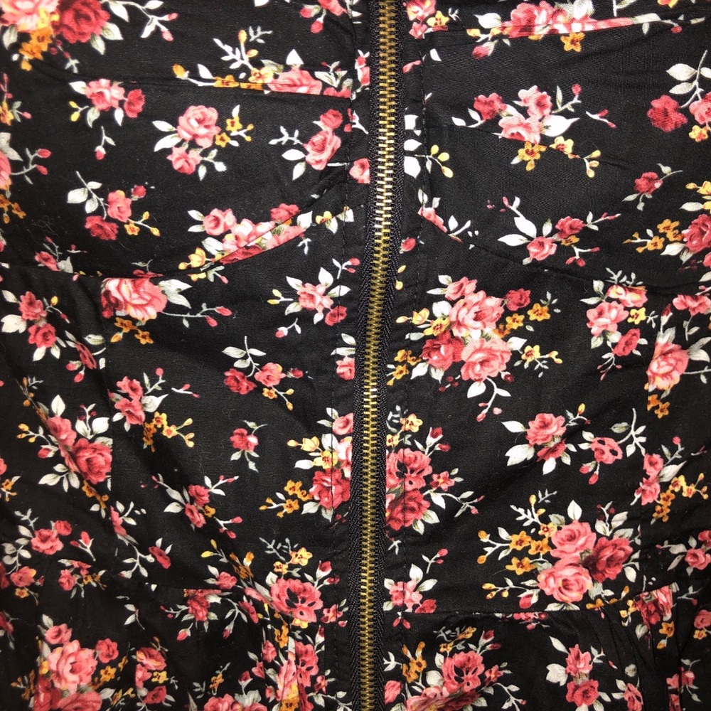 Bustier top🌸 - Picture 2 of 3